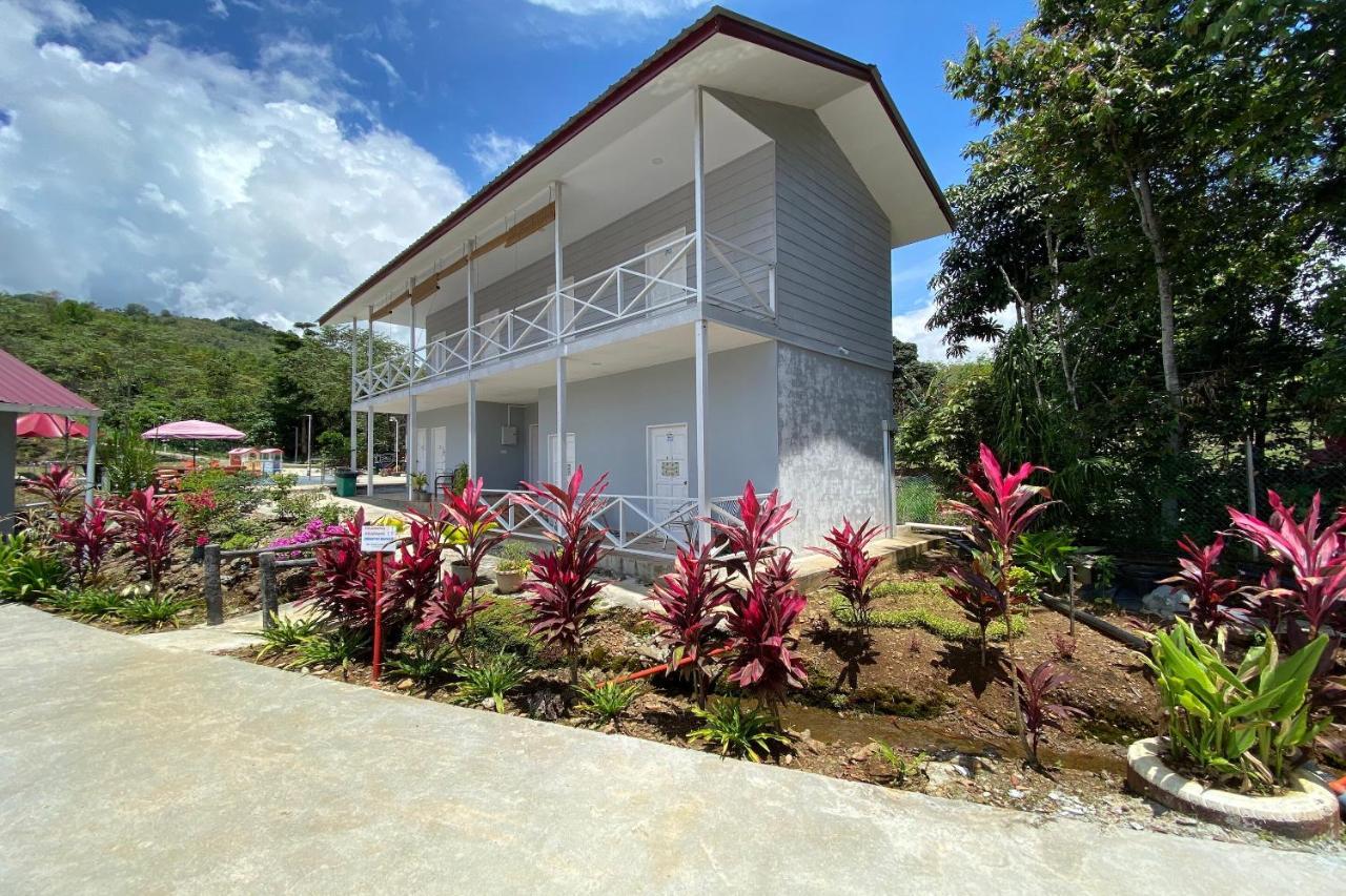 Hotel SPOT ON 90279 Kinomulok Garden Ranau Exterior foto